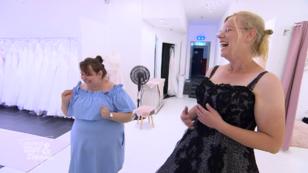 In dieser schwarzen Robe wird Manuela heiraten In dieser schwarzen Robe wird Manuela heiraten