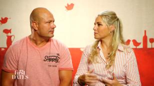 Mario ist von der taffen Jeanie beeindruckt Mario ist von der taffen Jeanie beeindruckt