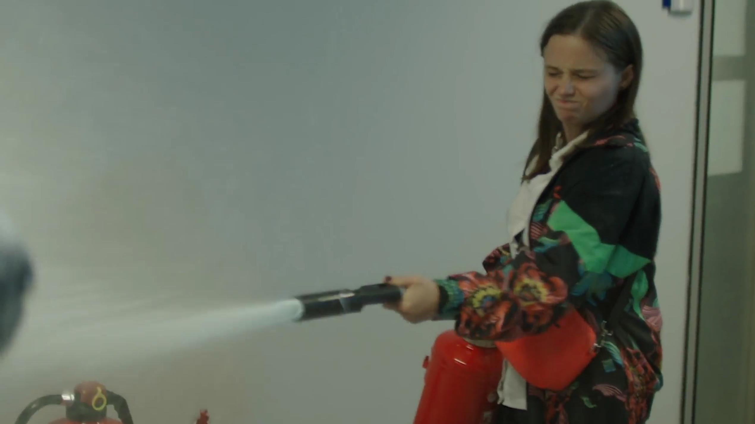 "Die f...... beste Serie seit langem!" "Die f...... beste Serie seit langem!"