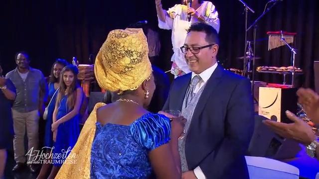 Sirri hat ein afrikanisches Ritual vorbereitet Sirri hat ein afrikanisches Ritual vorbereitet