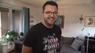 Alex geht hochmotiviert ans Werk Alex geht hochmotiviert ans Werk