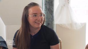 Vanessa hat ihr Kleid zwei Jahren nicht gesehen Vanessa hat ihr Kleid zwei Jahren nicht gesehen