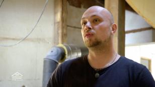 Maik nimmt Rücksicht auf die neuen Nachbarn Maik nimmt Rücksicht auf die neuen Nachbarn