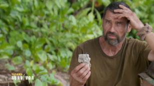 Holger baut sich ein Fake-Amulett für seine Taktik Holger baut sich ein Fake-Amulett für seine Taktik