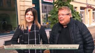 Tochter und Vater freuen sich auf ein Wiedersehen Tochter und Vater freuen sich auf ein Wiedersehen