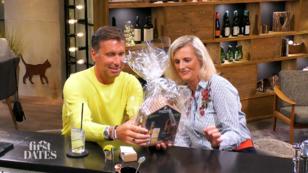 Dietmar und Regina haben Geschenke dabei Dietmar und Regina haben Geschenke dabei