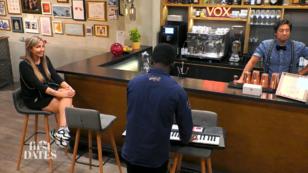 Christina bekommt ein Liebeslied gespielt Christina bekommt ein Liebeslied gespielt