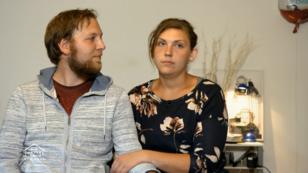 Die Familie wohnt zur Zeit bei Angelinas Eltern Die Familie wohnt zur Zeit bei Angelinas Eltern