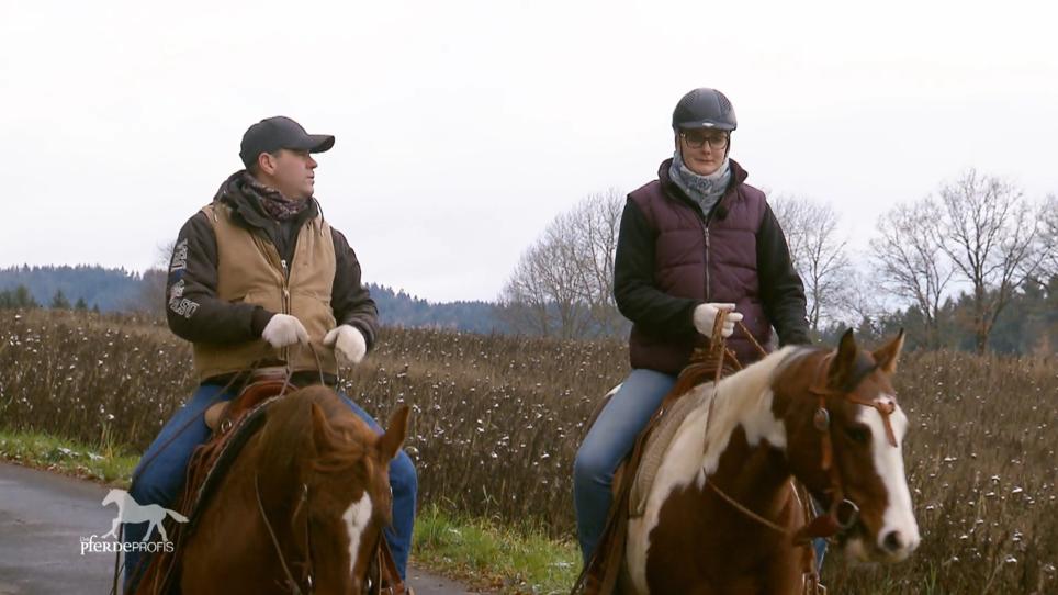 Andrea soll Leroy draußen reiten Andrea soll Leroy draußen reiten