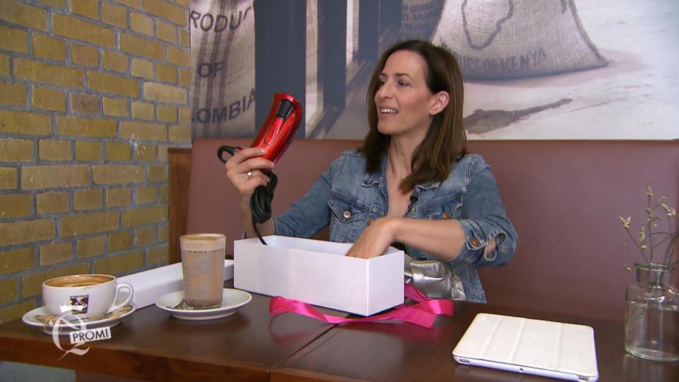 Die Shoppingbag verrät die Aufgabe für Ulrike Die Shoppingbag verrät die Aufgabe für Ulrike