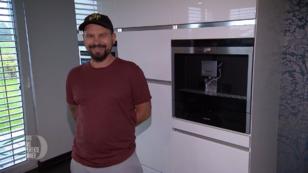 Maxim braucht zum Kochen viel Platz Maxim braucht zum Kochen viel Platz