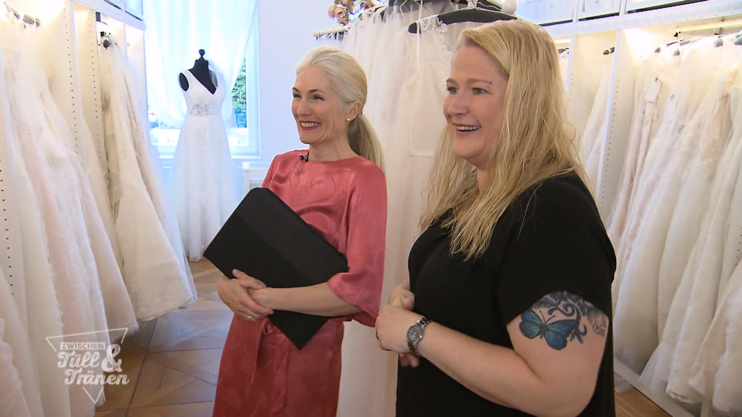 Die Braut will ein figurbetontes Kleid in Größe 48 Die Braut will ein figurbetontes Kleid in Größe 48