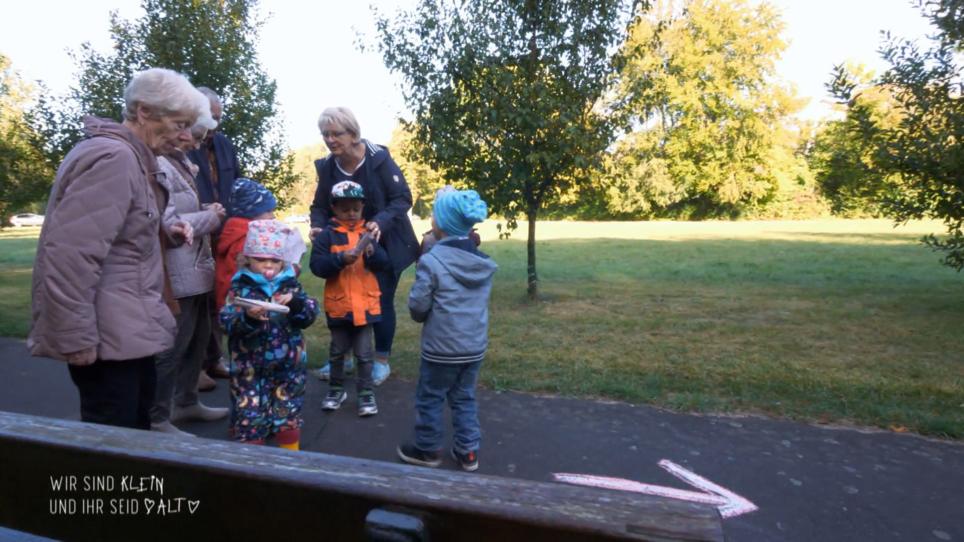 Die Schnitzeljagd im Park beginnt Die Schnitzeljagd im Park beginnt