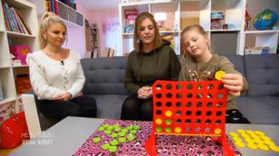 Shanaia spielt gerne Gesellschaftsspiele Shanaia spielt gerne Gesellschaftsspiele