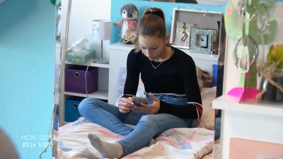 Leonie darf auf Social-Media-Plattformen sein Leonie darf auf Social-Media-Plattformen sein