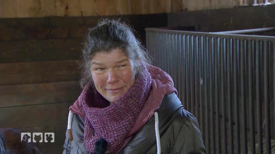 Stephanie muss sich von ihrem geliebten Tier trennen Stephanie muss sich von ihrem geliebten Tier trennen