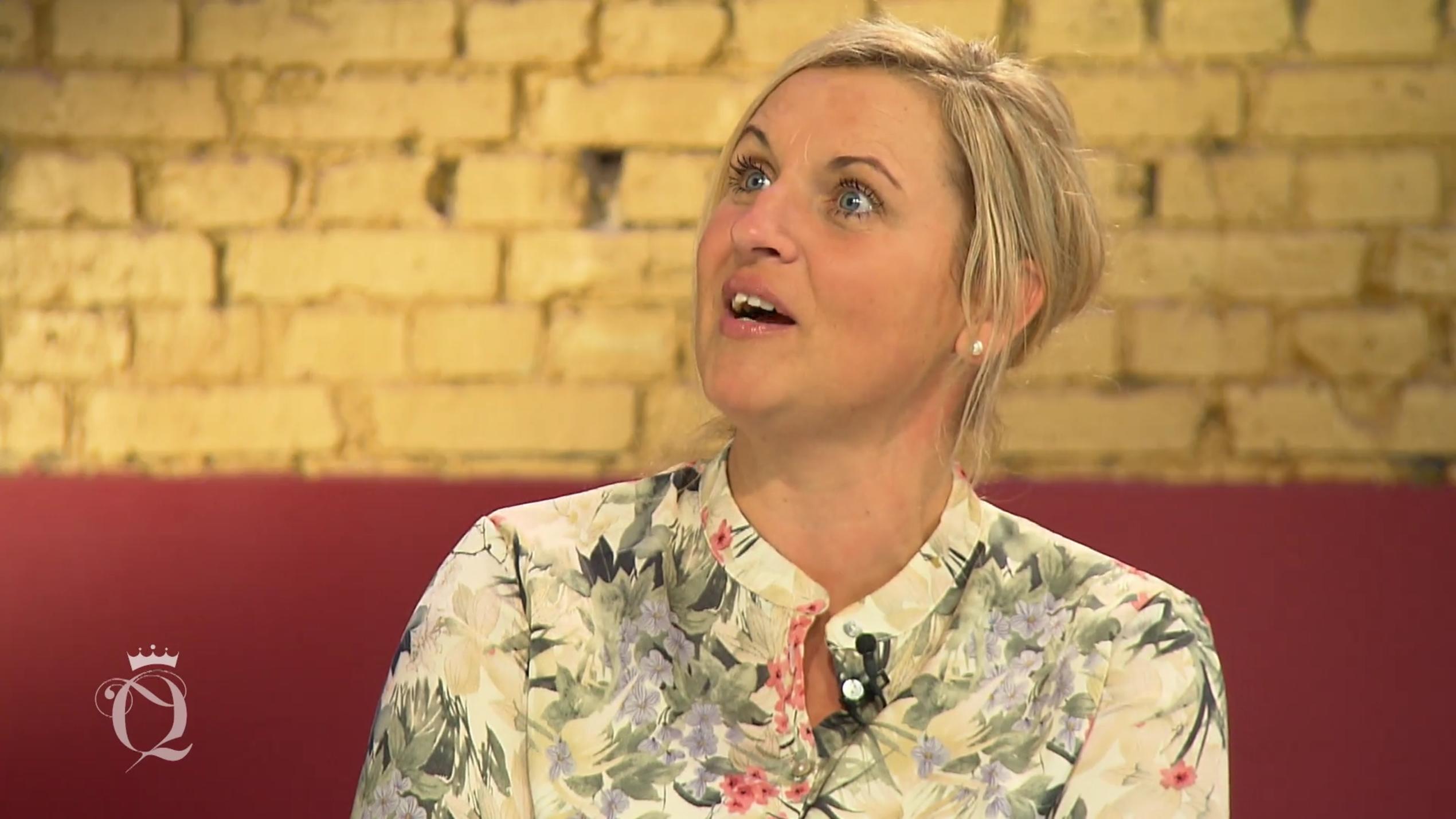 Anette ist total überrascht von Miriams Outfit Anette ist total überrascht von Miriams Outfit