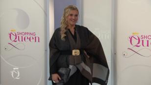 Anette überrascht mit ihrem aufregenden Gürtel-Look Anette überrascht mit ihrem aufregenden Gürtel-Look