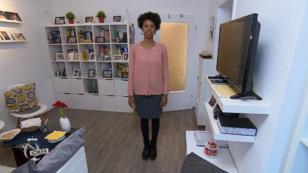 Sheila kann mit ihrer Größe gut flache Schuhe tragen Sheila kann mit ihrer Größe gut flache Schuhe tragen