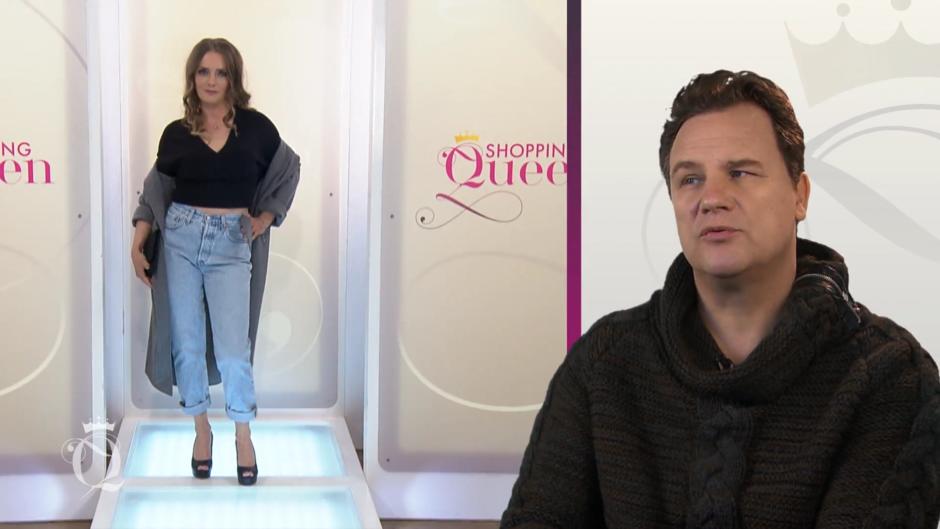 Sonja rockt in einer coolen Mom Jeans den Catwalk Sonja rockt in einer coolen Mom Jeans den Catwalk