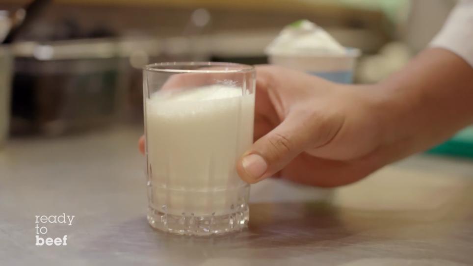 Martin Müller tritt mit Ayran an Martin Müller tritt mit Ayran an