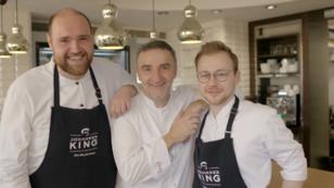 Das ist Johannes King mit seinem Team Das ist Johannes King mit seinem Team