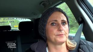 Kathrin plant eine Überraschung Kathrin plant eine Überraschung