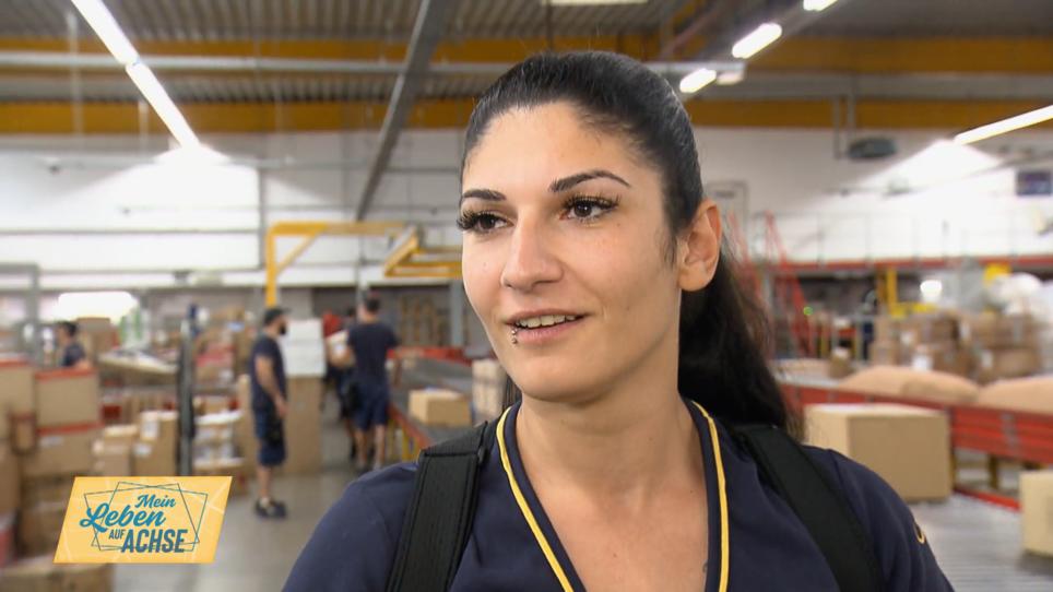 Romina ist eine von 4 Frauen unter 230 männlichen Kollegen Romina ist eine von 4 Frauen unter 230 männlichen Kollegen