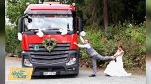 Linda & Steffen haben auch im LKW geheiratet Linda & Steffen haben auch im LKW geheiratet