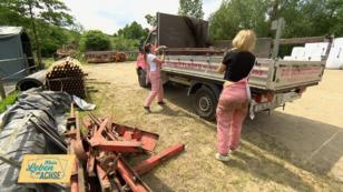 Die Schrottladys können ordentlich anpacken Die Schrottladys können ordentlich anpacken