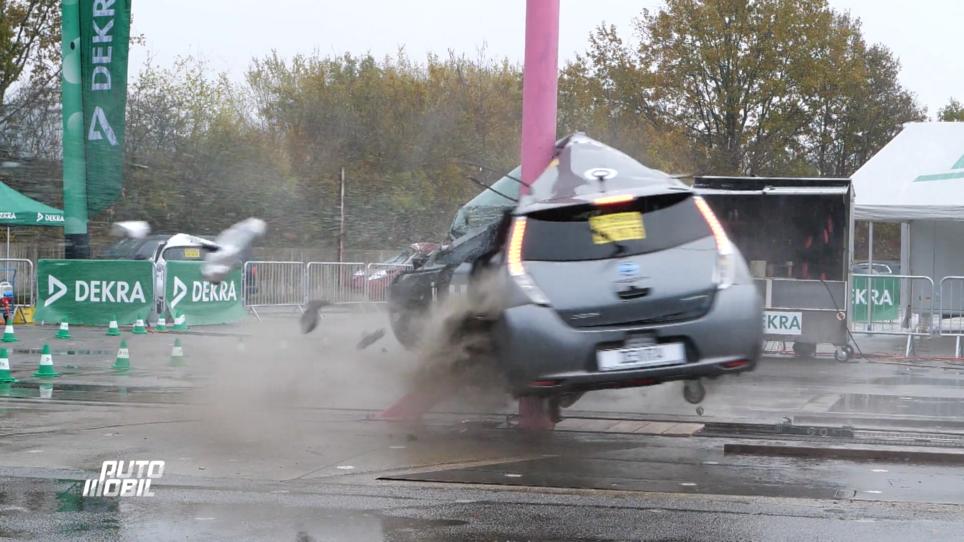 Was passiert mit den E-Auto Akkus bei einem Unfall? Was passiert mit den E-Auto Akkus bei einem Unfall?