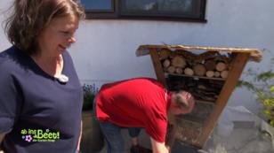 Das Insektenhotel kriegt den letzten Schliff Das Insektenhotel kriegt den letzten Schliff