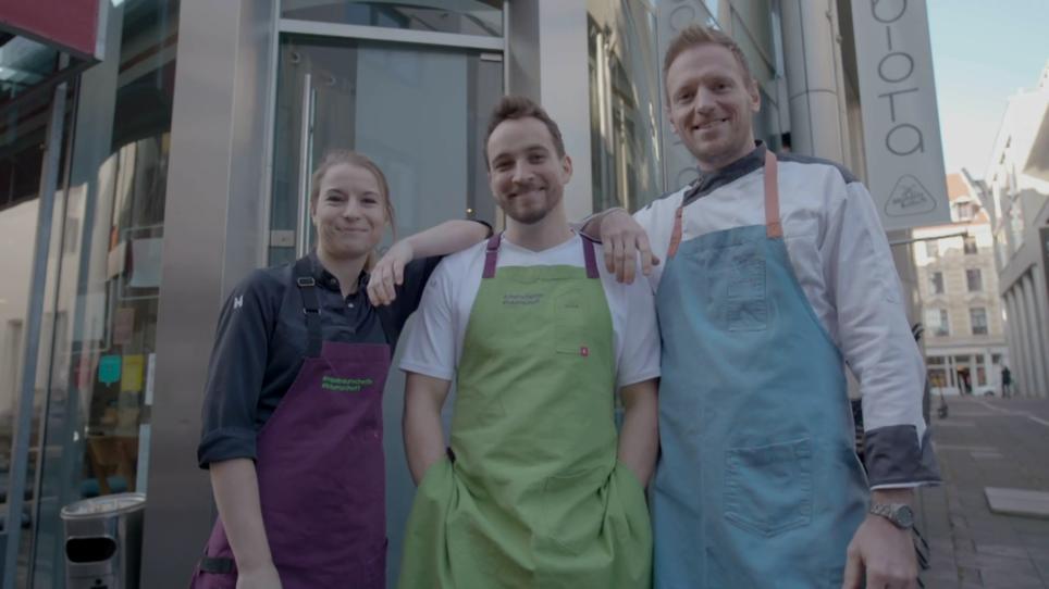 Das ist Erik Scheffler mit seinem Team Das ist Erik Scheffler mit seinem Team