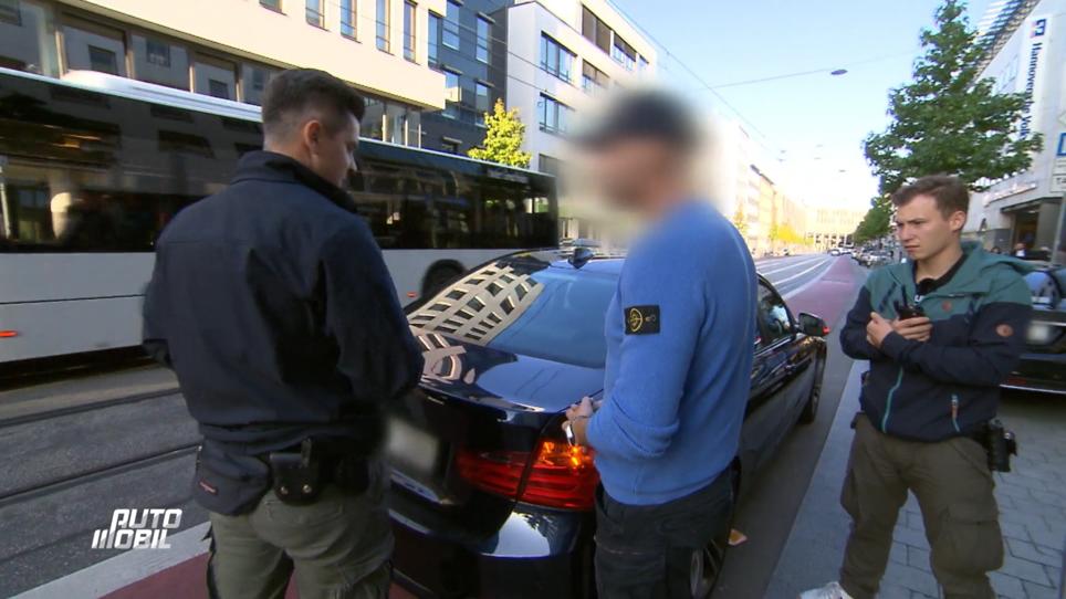 Hier fehlt der Mittelschalldämpfer Hier fehlt der Mittelschalldämpfer
