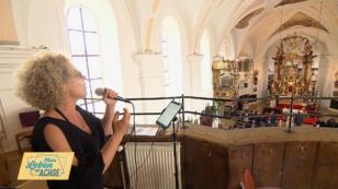 Sabine verzaubert die Anwesenden mit ihren Songs Sabine verzaubert die Anwesenden mit ihren Songs