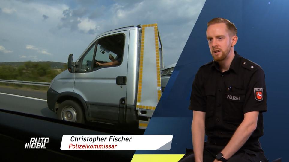 Die erfahrenen Autobahnpolizisten sehen: Der ist zu schwer Die erfahrenen Autobahnpolizisten sehen: Der ist zu schwer