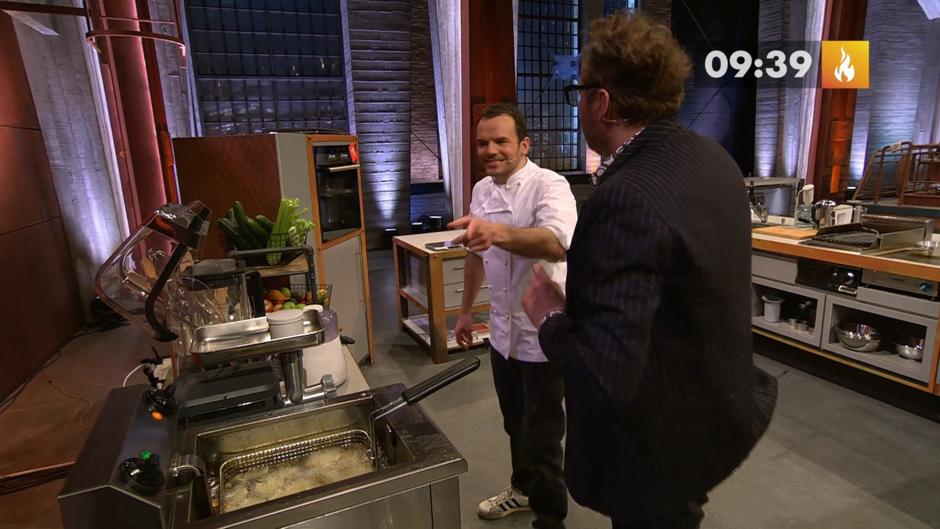 "Hast du Drecksack jetzt 'ne Zwiebel reingeschmissen?" "Hast du Drecksack jetzt 'ne Zwiebel reingeschmissen?"