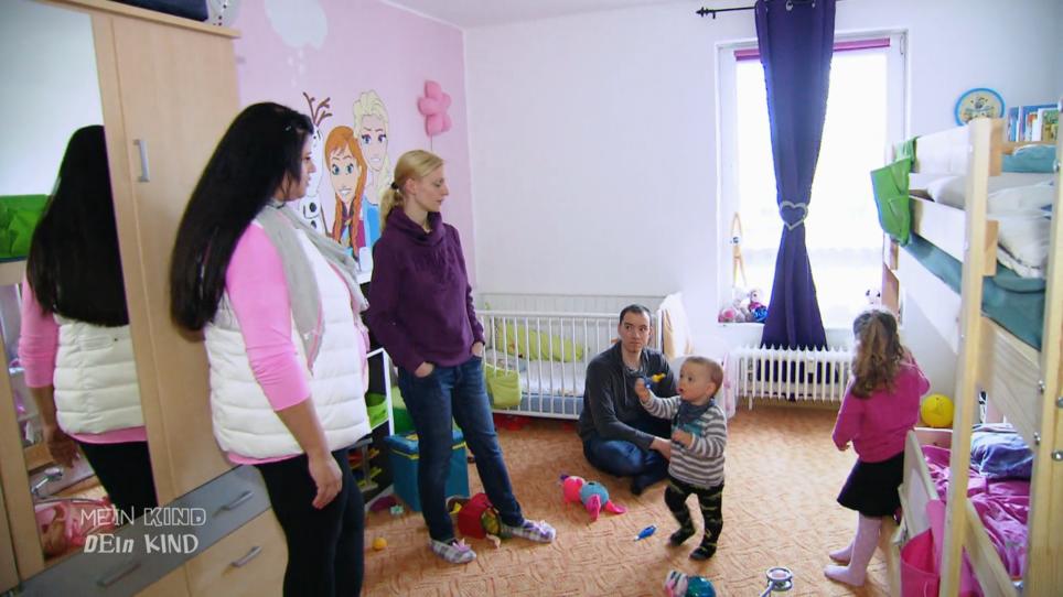 Alle drei Kinder teilen sich ein Zimmer Alle drei Kinder teilen sich ein Zimmer