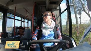 Annemarie mag die Herausforderung enger Kurven Annemarie mag die Herausforderung enger Kurven
