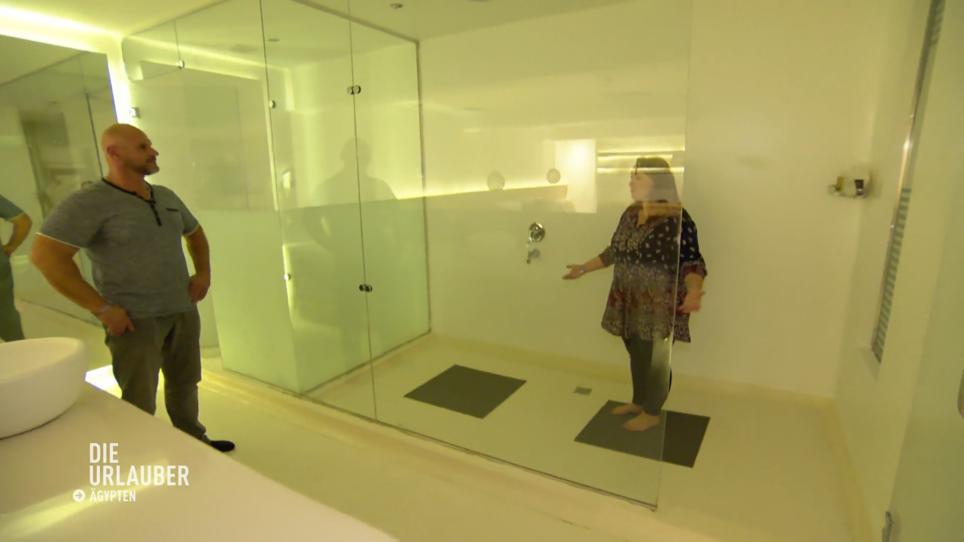 Ankunft im Luxushotel Ankunft im Luxushotel