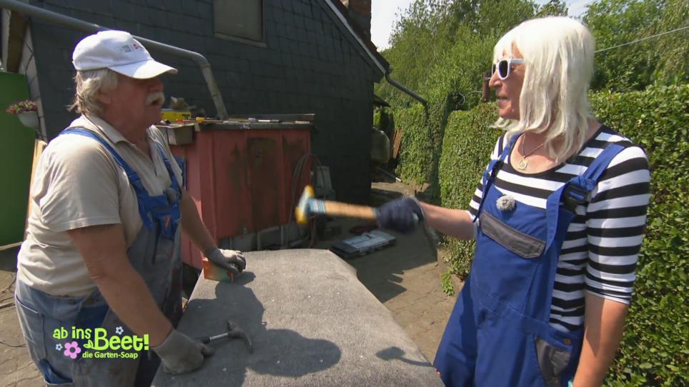 Bei Erwin und Anne geht's ums Nageln Bei Erwin und Anne geht's ums Nageln