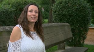 Andrea bringt sich für die Shopping-Tour in Schwung Andrea bringt sich für die Shopping-Tour in Schwung