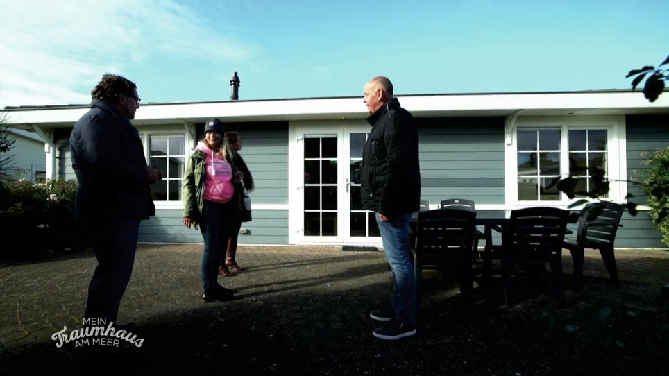Ivonne und Markus schauen ein letztes Haus an Ivonne und Markus schauen ein letztes Haus an