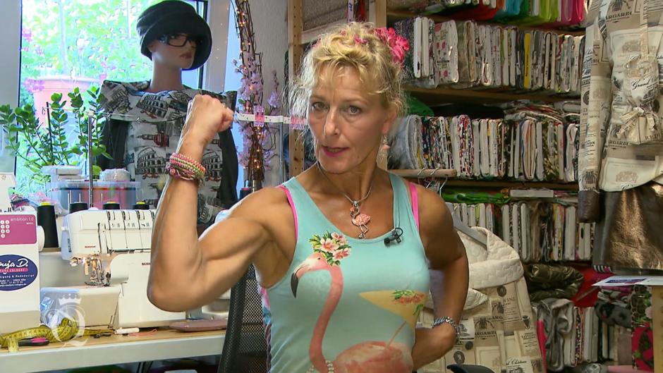 Sonja ist "der Flamingo unten den grauen Tauben" Sonja ist "der Flamingo unten den grauen Tauben"