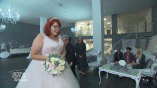 Mit diesem Kleid wird Sandra auffallen Mit diesem Kleid wird Sandra auffallen