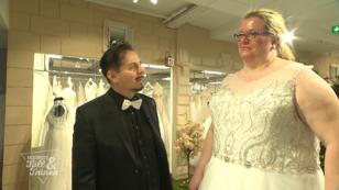 In einer Sissi-Robe will Michaela zeigen, wie schön sie ist In einer Sissi-Robe will Michaela zeigen, wie schön sie ist