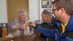 Ein Belohnungs-Absacker nach erfolgreicher Reparatur Ein Belohnungs-Absacker nach erfolgreicher Reparatur