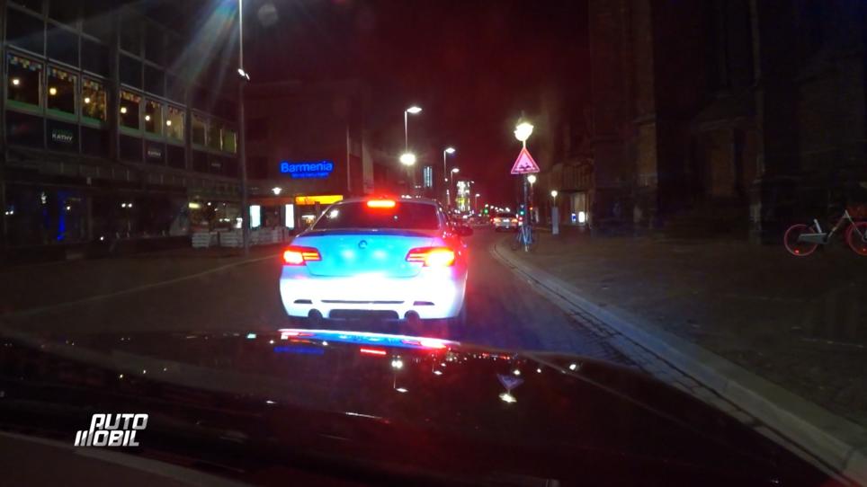 Ein auffälliger 3er BMW post in der Innenstadt Ein auffälliger 3er BMW post in der Innenstadt
