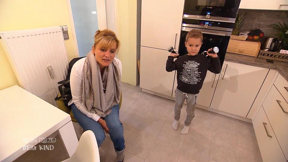 Anna bringt Kevin drei Sprachen bei Anna bringt Kevin drei Sprachen bei