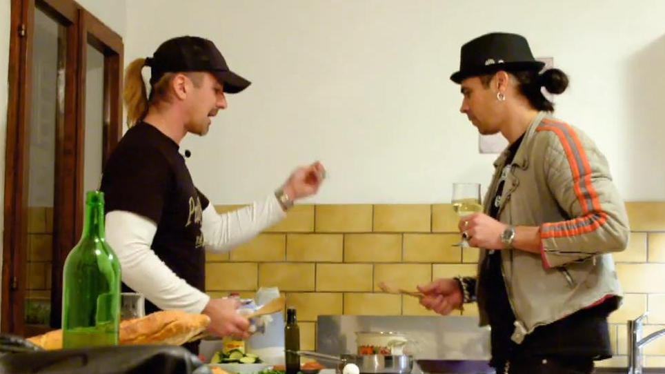 Chris und Alex kochen gemeinsam Chris und Alex kochen gemeinsam